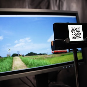 不可視の色振動を用いた2次元パターンによるディスプレイ-カメラ間通信